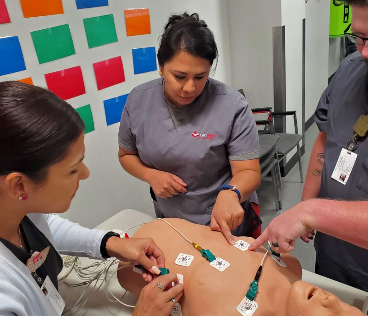 Nurses-Training-With-Electrodes